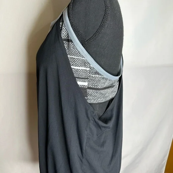 𝅺Nike Tank - Picture 3 of 6